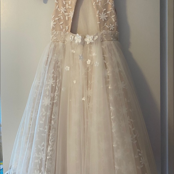 2 beautiful flower girls dresses size 10 and 8 , used once - Picture 4 of 7